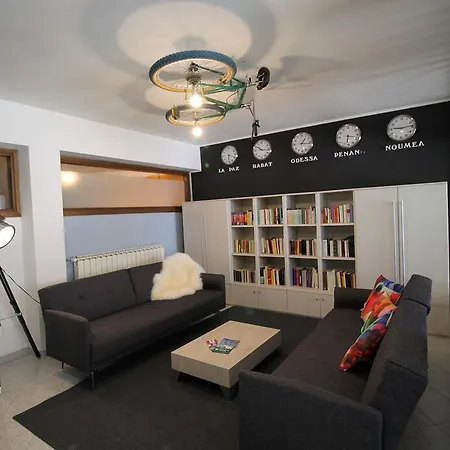 Dlb House